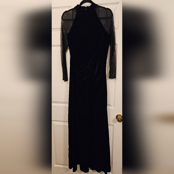 Betsy & Adam Stretch Velvet Mock Neck Illusion Long Sleeve Gown size 14 - Picture 3 of 4